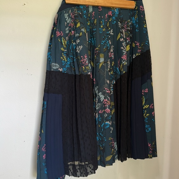 Banana Republic Green Midi A-line Skirt - Picture 2 of 5